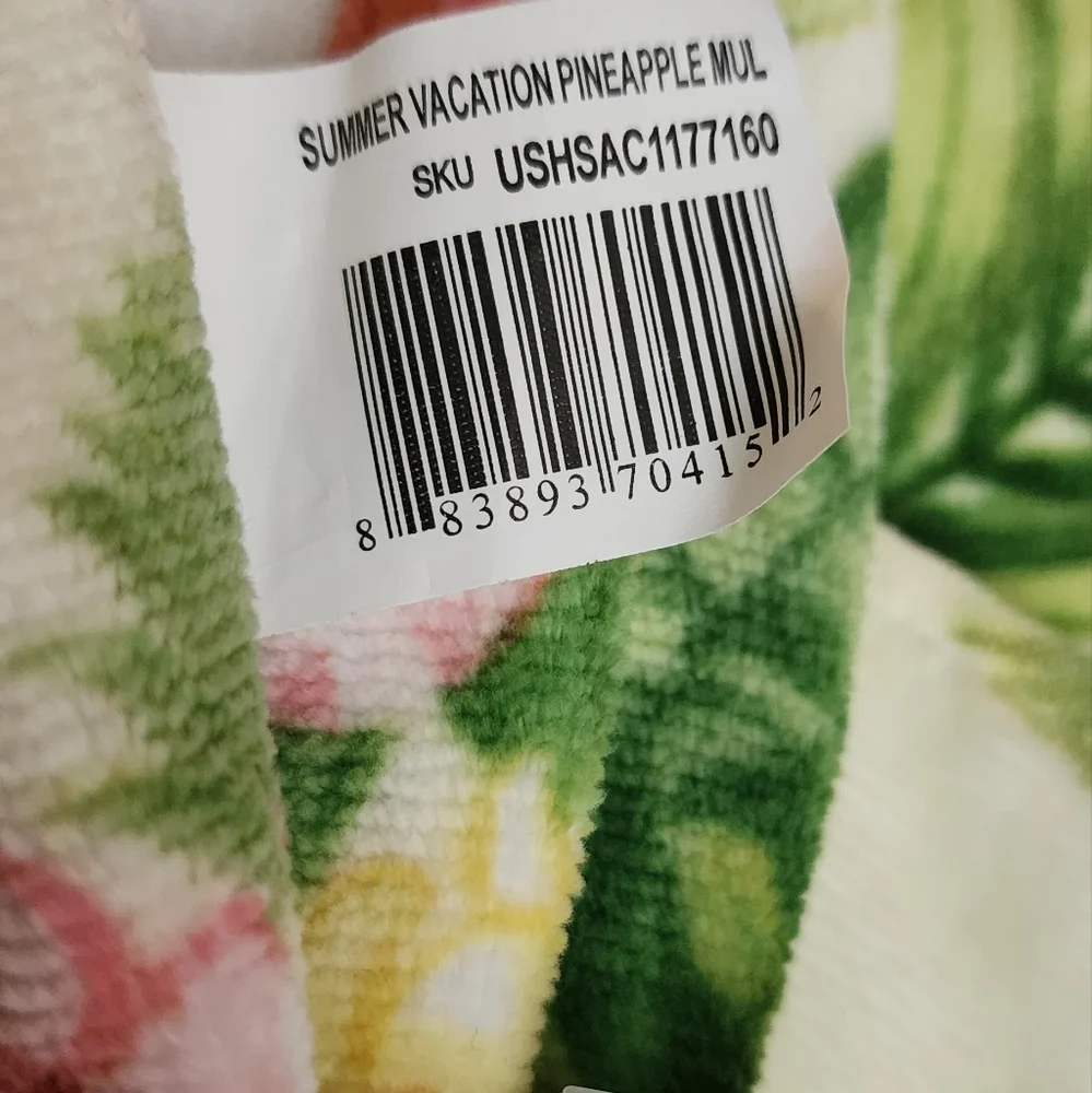 Tommy Bahama 2 Bath Towels Tropical Pineapple Floral Yellow Green 28